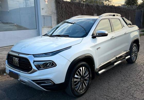 FIAT TORO 2.0 16V TURBO DIESEL RANCH 4WD AT9 FIAT TORO 2.0 16V TURBO DIESEL RANCH 4WD AT9